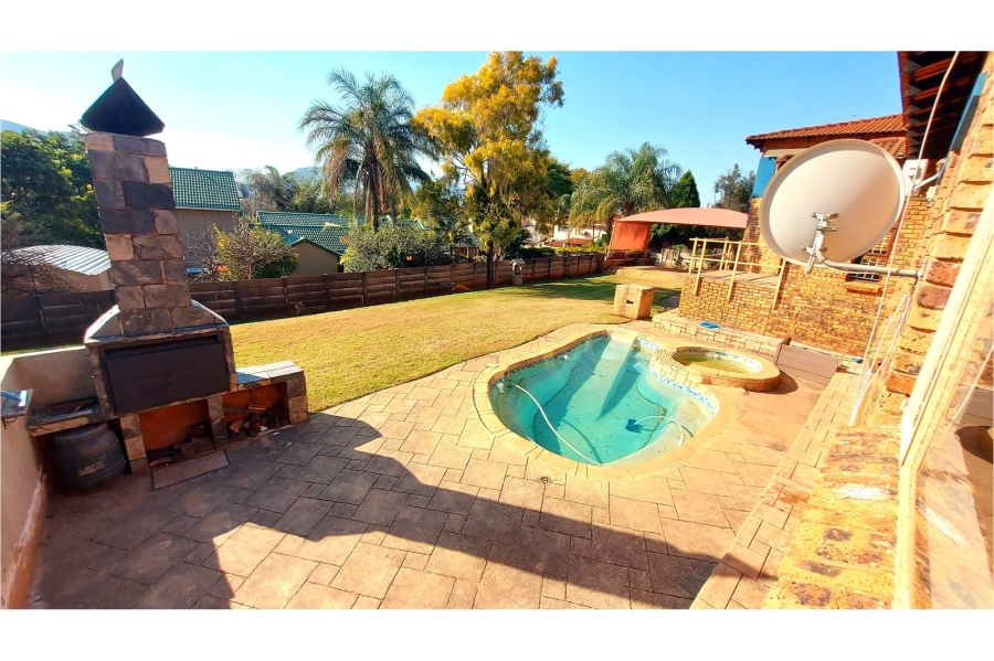 6 Bedroom Property for Sale in Ifafi North West